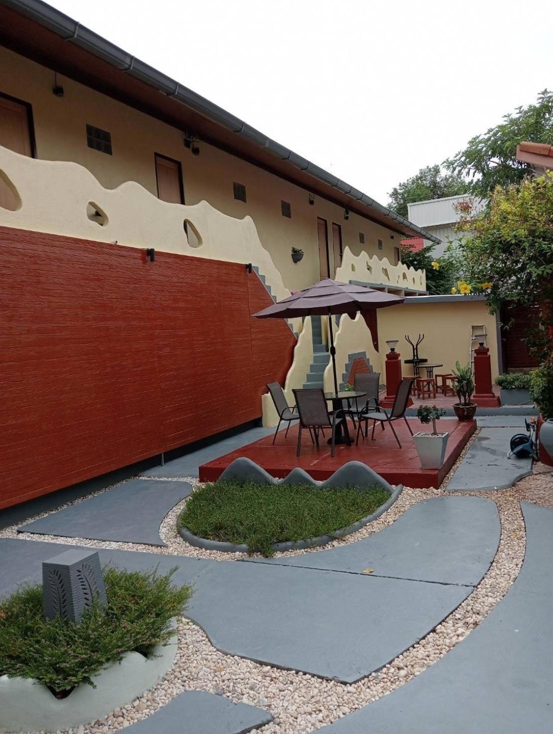 Pandora Cafe Hotel Chaweng  Exterior photo